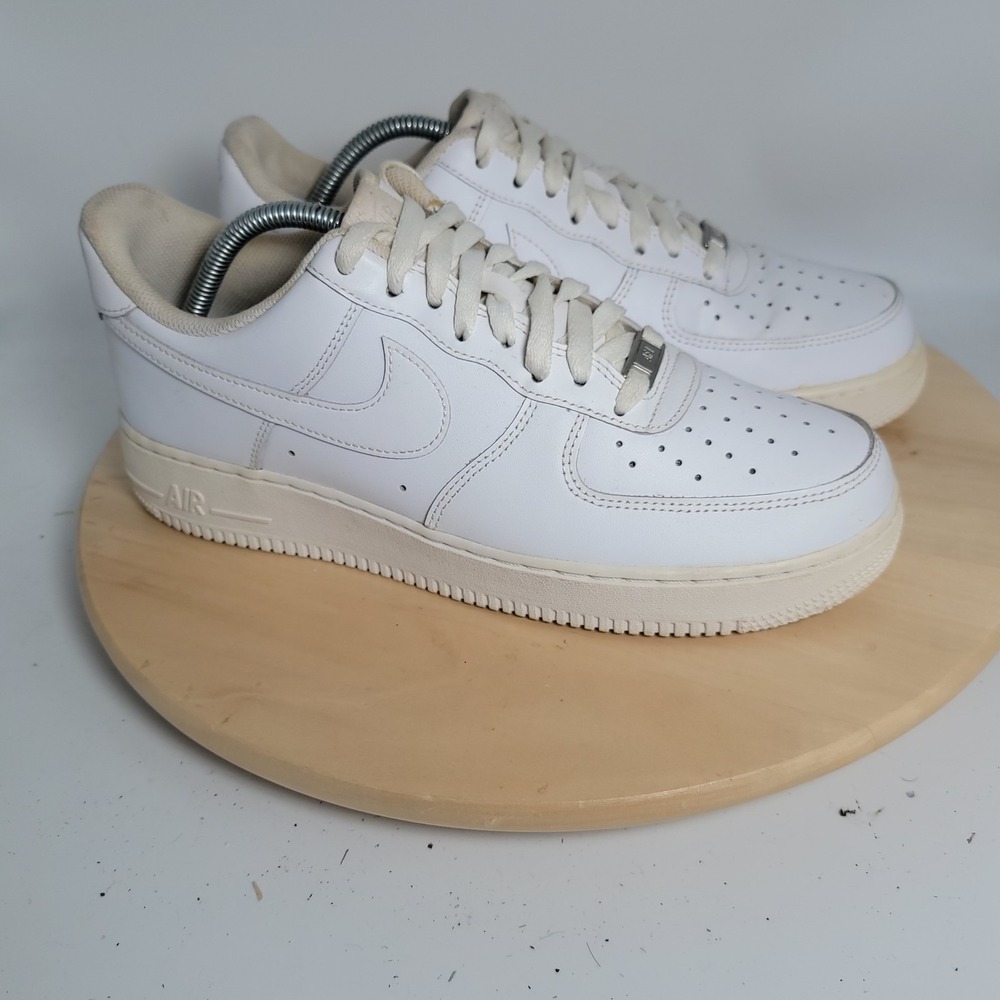 Nike Air Force 1 '07 Low Men's Size 9.5 White White Sneakers CW2288 111